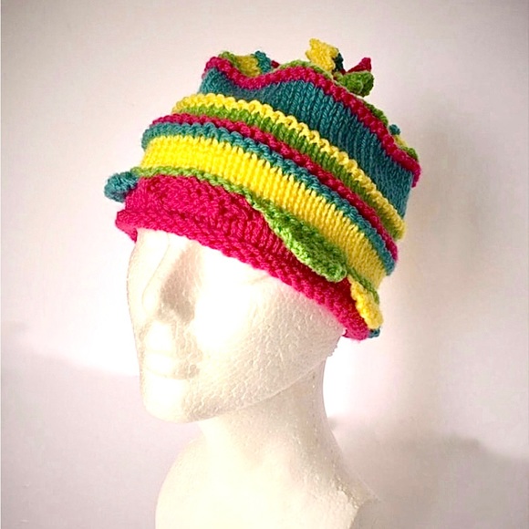 NWT Hand Knit Bright Colorful Rainbow Striped Beanie Hat Size 12-24 Mos. - Picture 9 of 10